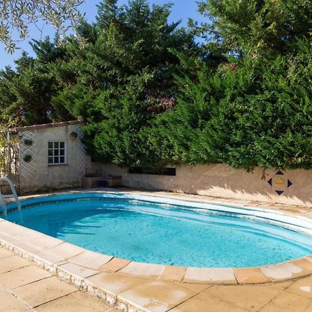 Mas Provencal De 120M2 En Camargue, Avec Piscine Et Parking Inclus, Ideal Pour Des Vacances Arles Exterior photo